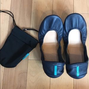 NWOT! Tieks in California Navy with bag Size 7